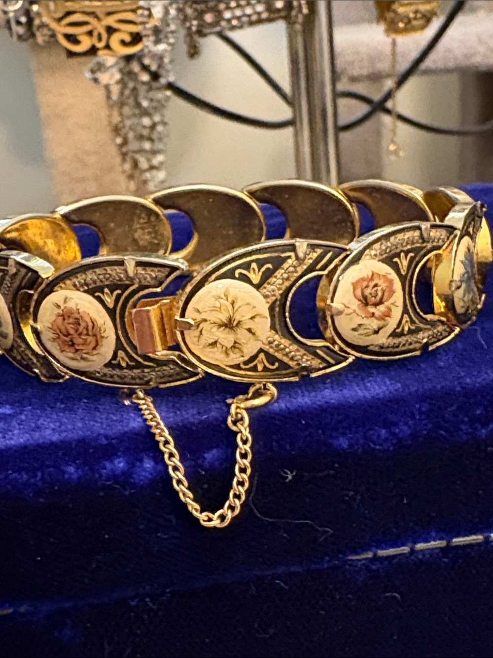 Vintage Spanish Damascene floral bracelet, gold tone